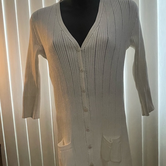 Authentic Chanel Cream Buttoned Cardigan - Picture 3 of 9